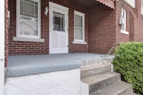 Exterior - 420 E Loren St, Springfield, MO 65807 photo 5 of 9