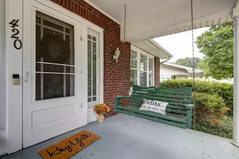 Exterior - 420 E Loren St, Springfield, MO 65807 photo 3 of 9