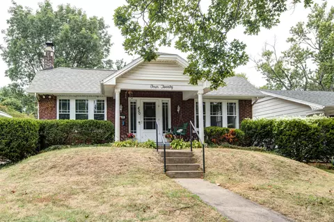 Exterior - 420 E Loren St, Springfield, MO 65807 photo 2 of 9