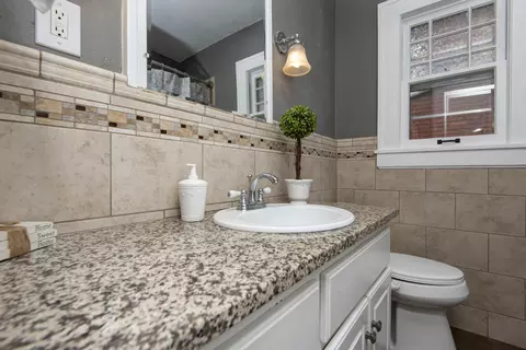 Bath - 420 E Loren St, Springfield, MO 65807 photo 1 of 2