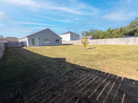 Exterior - 5017 W Cozy Ct, Springfield, MO 65802 photo 3 of 6