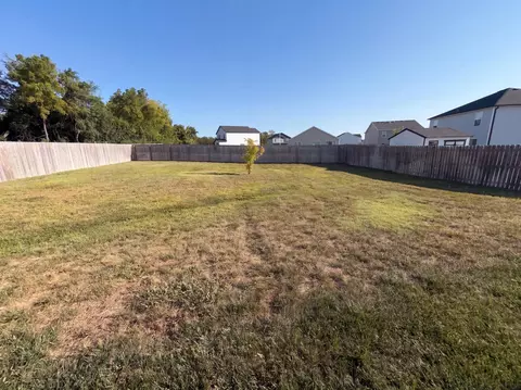 Exterior - 5017 W Cozy Ct, Springfield, MO 65802 photo 5 of 6