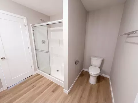 Bath - 5017 W Cozy Ct, Springfield, MO 65802 photo 1 of 3