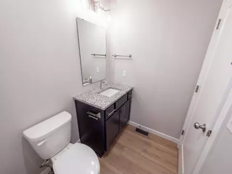 Bath - 5017 W Cozy Ct, Springfield, MO 65802 photo 2 of 3
