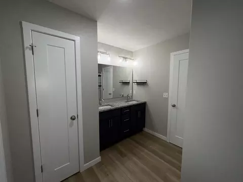 Entry Way - 5017 W Cozy Ct, Springfield, MO 65802 photo 3 of 3
