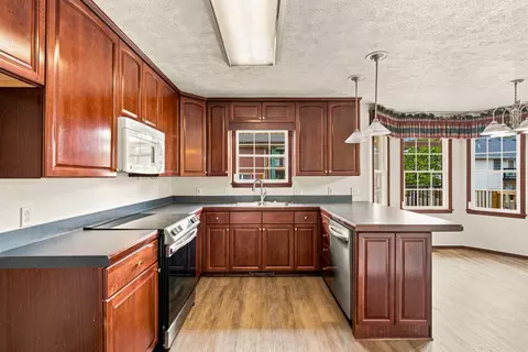 Kitchen - 208 Miller Way, Monett, MO 65708 photo 3 of 5