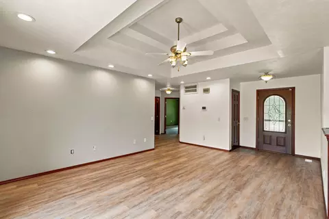Living - 208 Miller Way, Monett, MO 65708 photo 4 of 7