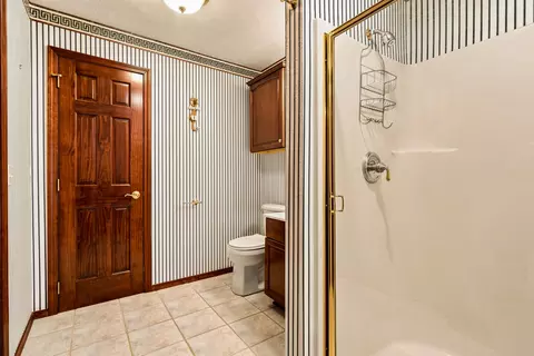 Bath - 208 Miller Way, Monett, MO 65708 photo 6 of 6