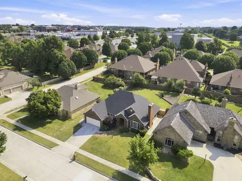 View/Area - 3214 S Oak Ave, Springfield, MO 65804 photo 1 of 5