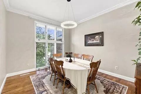 Dining - 3214 S Oak Ave, Springfield, MO 65804 photo 2 of 4