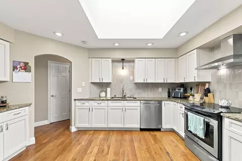 Kitchen - 3214 S Oak Ave, Springfield, MO 65804 photo 5 of 5