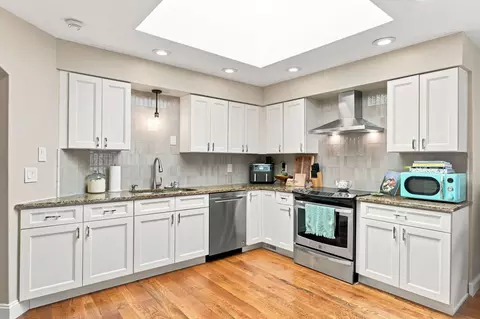 Kitchen - 3214 S Oak Ave, Springfield, MO 65804 photo 1 of 5