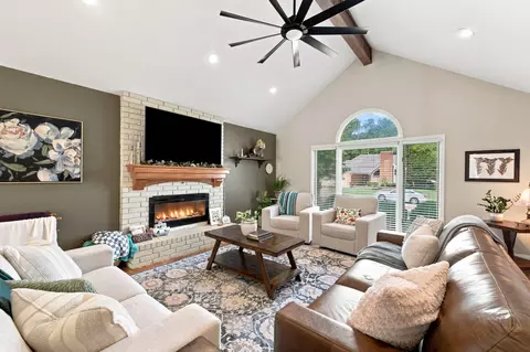 Living - 3214 S Oak Ave, Springfield, MO 65804 photo 1 of 3