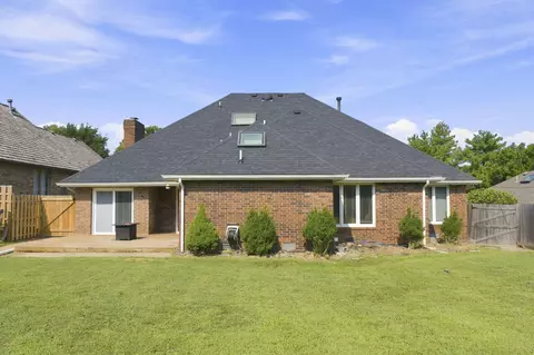 Exterior - 3214 S Oak Ave, Springfield, MO 65804 photo 8 of 9