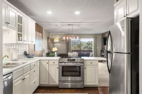 Kitchen - 161 Avondale Dr #5, Branson, MO 65616 photo 4 of 5