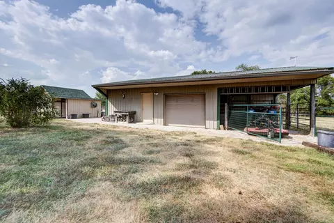 Exterior - 1910 N Farm Road 97, Springfield, MO 65802 photo 4 of 8