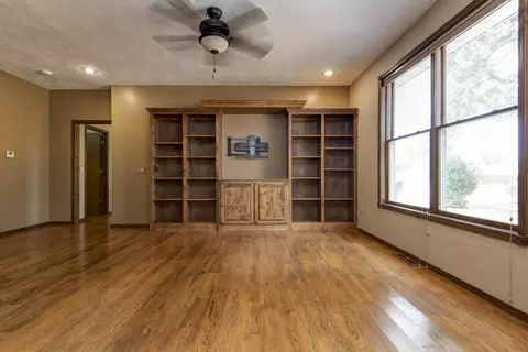 Living - 1910 N Farm Road 97, Springfield, MO 65802 photo 2 of 6