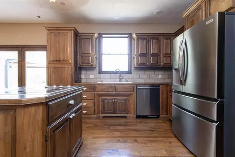 Kitchen - 1910 N Farm Road 97, Springfield, MO 65802 photo 1 of 5