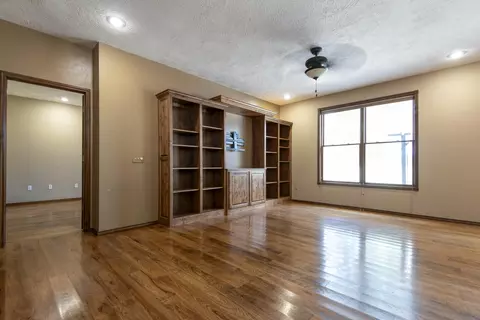 Living - 1910 N Farm Road 97, Springfield, MO 65802 photo 4 of 6