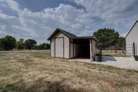 Exterior - 1910 N Farm Road 97, Springfield, MO 65802 photo 5 of 8