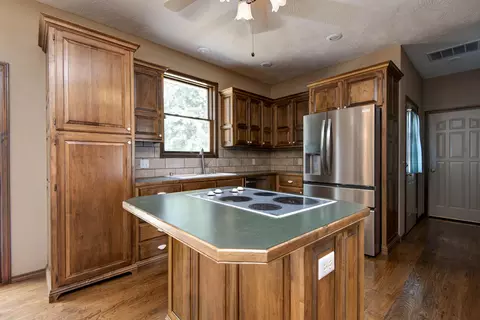 Kitchen - 1910 N Farm Road 97, Springfield, MO 65802 photo 2 of 5