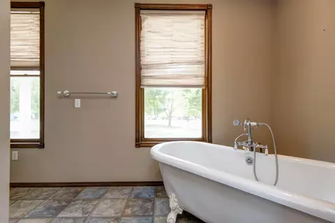 Bath - 1910 N Farm Road 97, Springfield, MO 65802 photo 4 of 8