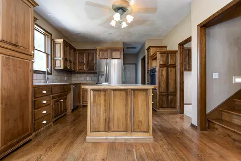 Kitchen - 1910 N Farm Road 97, Springfield, MO 65802 photo 3 of 5