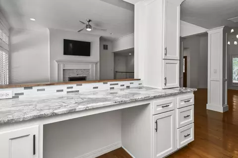 Kitchen - 929 S Mumford Dr, Springfield, MO 65809 photo 1 of 15