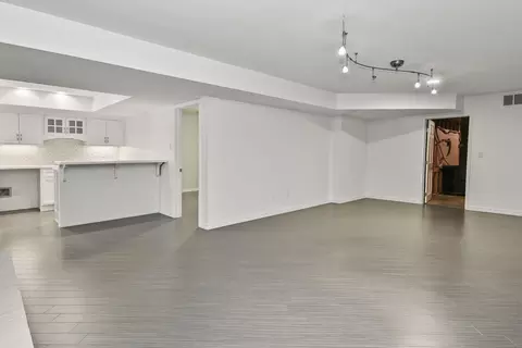 Living - 929 S Mumford Dr, Springfield, MO 65809 photo 14 of 17