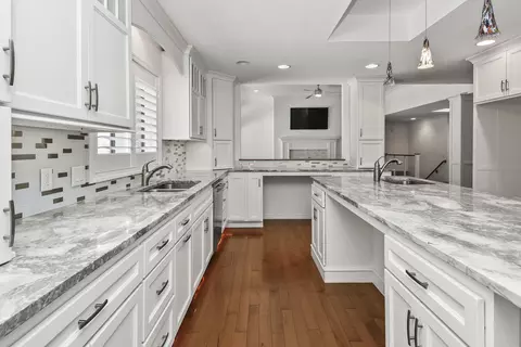 Kitchen - 929 S Mumford Dr, Springfield, MO 65809 photo 3 of 15