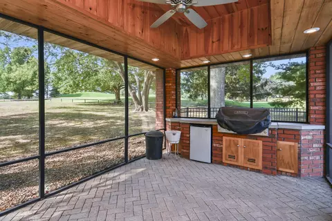Exterior - 929 S Mumford Dr, Springfield, MO 65809 photo 4 of 14