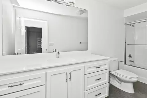 Bath - 929 S Mumford Dr, Springfield, MO 65809 photo 13 of 13