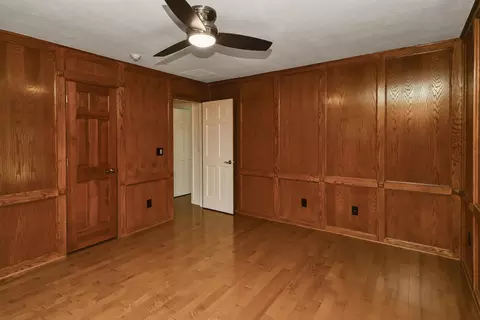 Bedroom - 929 S Mumford Dr, Springfield, MO 65809 photo 8 of 12