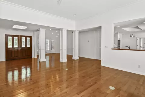 Living - 929 S Mumford Dr, Springfield, MO 65809 photo 1 of 17