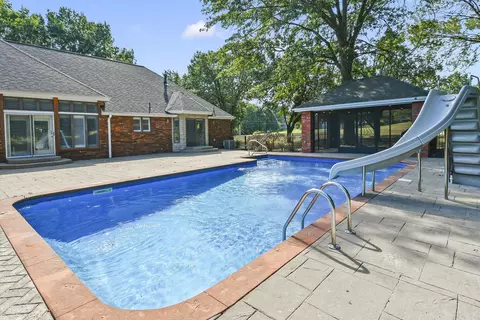 Exterior - 929 S Mumford Dr, Springfield, MO 65809 photo 8 of 14