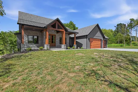 Exterior - 303 Crystal Valley Rd, Clever, MO 65631 photo 2 of 8