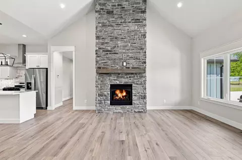Living - 303 Crystal Valley Rd, Clever, MO 65631 photo 2 of 7