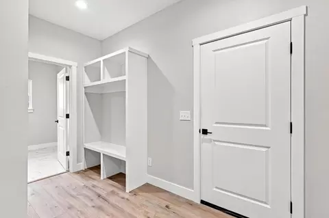Entry Way - 303 Crystal Valley Rd, Clever, MO 65631 photo 2 of 3