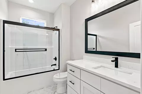 Bath - 303 Crystal Valley Rd, Clever, MO 65631 photo 5 of 6