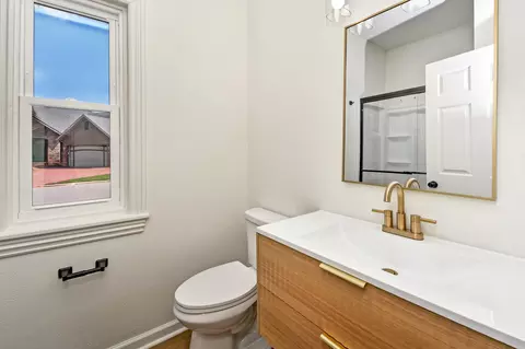 Bath - 8605 E Interlochen Dr, Nixa, MO 65714 photo 5 of 6