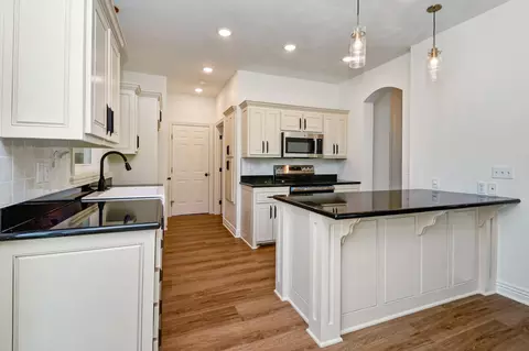 Kitchen - 8605 E Interlochen Dr, Nixa, MO 65714 photo 2 of 7