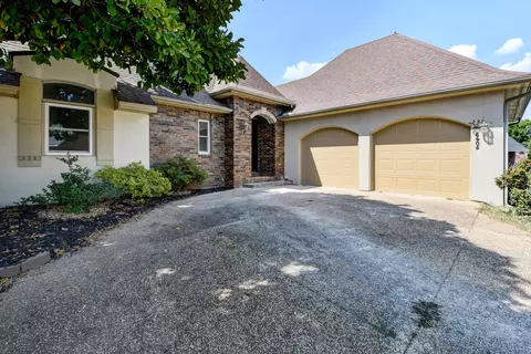 Exterior - 8605 E Interlochen Dr, Nixa, MO 65714 photo 2 of 7