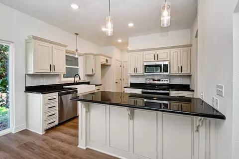 Kitchen - 8605 E Interlochen Dr, Nixa, MO 65714 photo 3 of 7