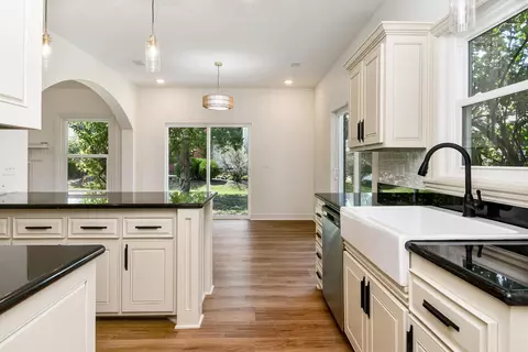 Kitchen - 8605 E Interlochen Dr, Nixa, MO 65714 photo 6 of 7