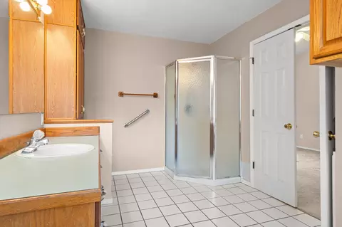 Bath - 2597 Talking Rocks Rd, Branson West, MO 65737 photo 5 of 6