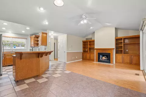 Living - 2597 Talking Rocks Rd, Branson West, MO 65737 photo 4 of 9