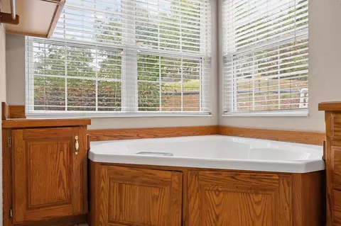 Bath - 2597 Talking Rocks Rd, Branson West, MO 65737 photo 4 of 6