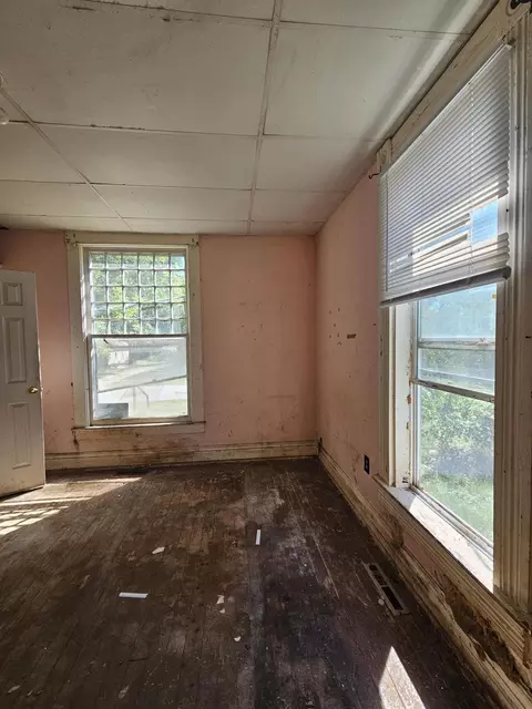 Bedroom - 817 W Locust St, Springfield, MO 65803 photo 1 of 4