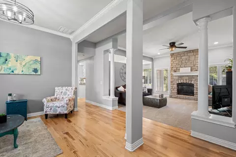 Entry Way - 2426 S April Ave, Springfield, MO 65807 photo 1 of 1
