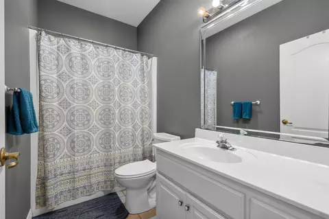 Bath - 2426 S April Ave, Springfield, MO 65807 photo 3 of 3